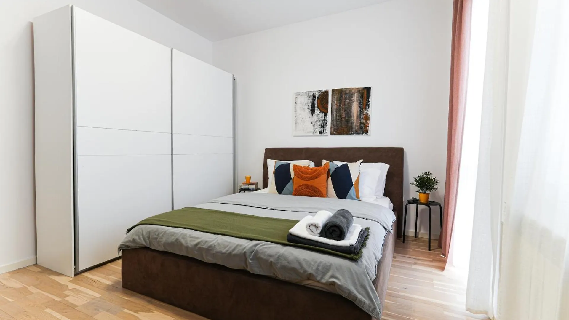 Amalia - Quiet 1Br Apartment With Parking & Wi-Fi Bucharest Romania